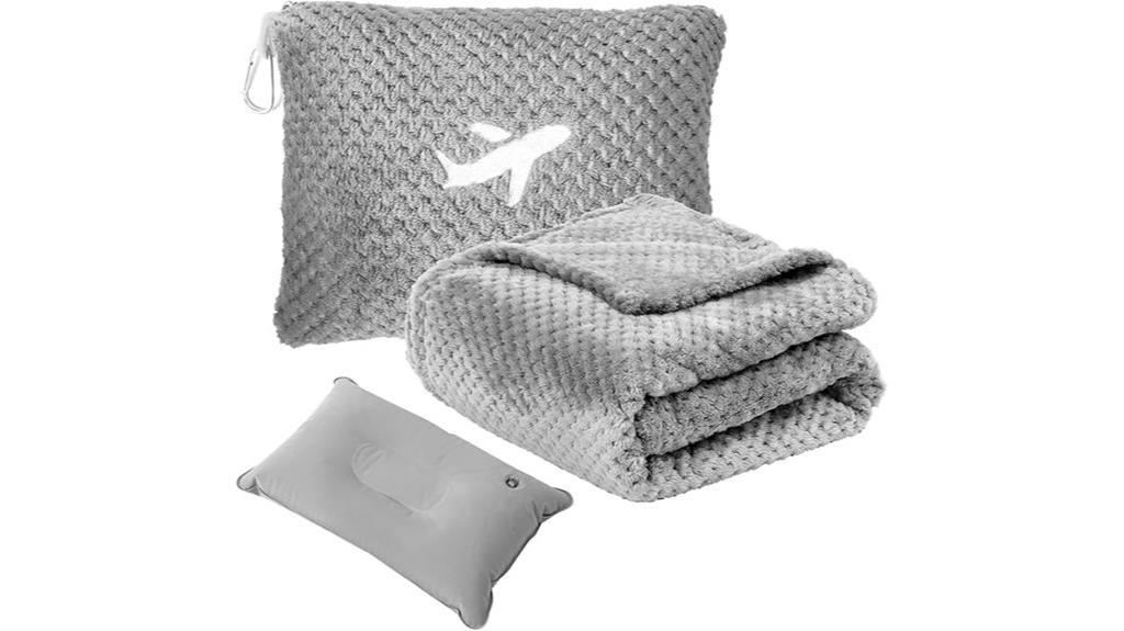 travel set with pillow