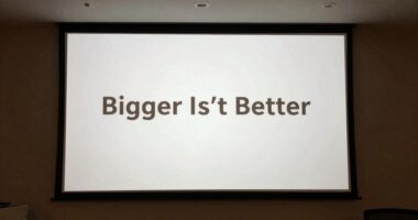 optimal projector screen size